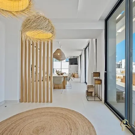 Atico De Lujo Con Jacuzzi En Higueron West * Fuengirola