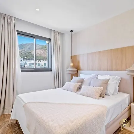 Atico De Lujo Con Jacuzzi En Higueron West Apartment *