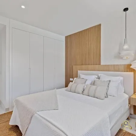 Atico De Lujo Con Jacuzzi En Higueron West Apartment